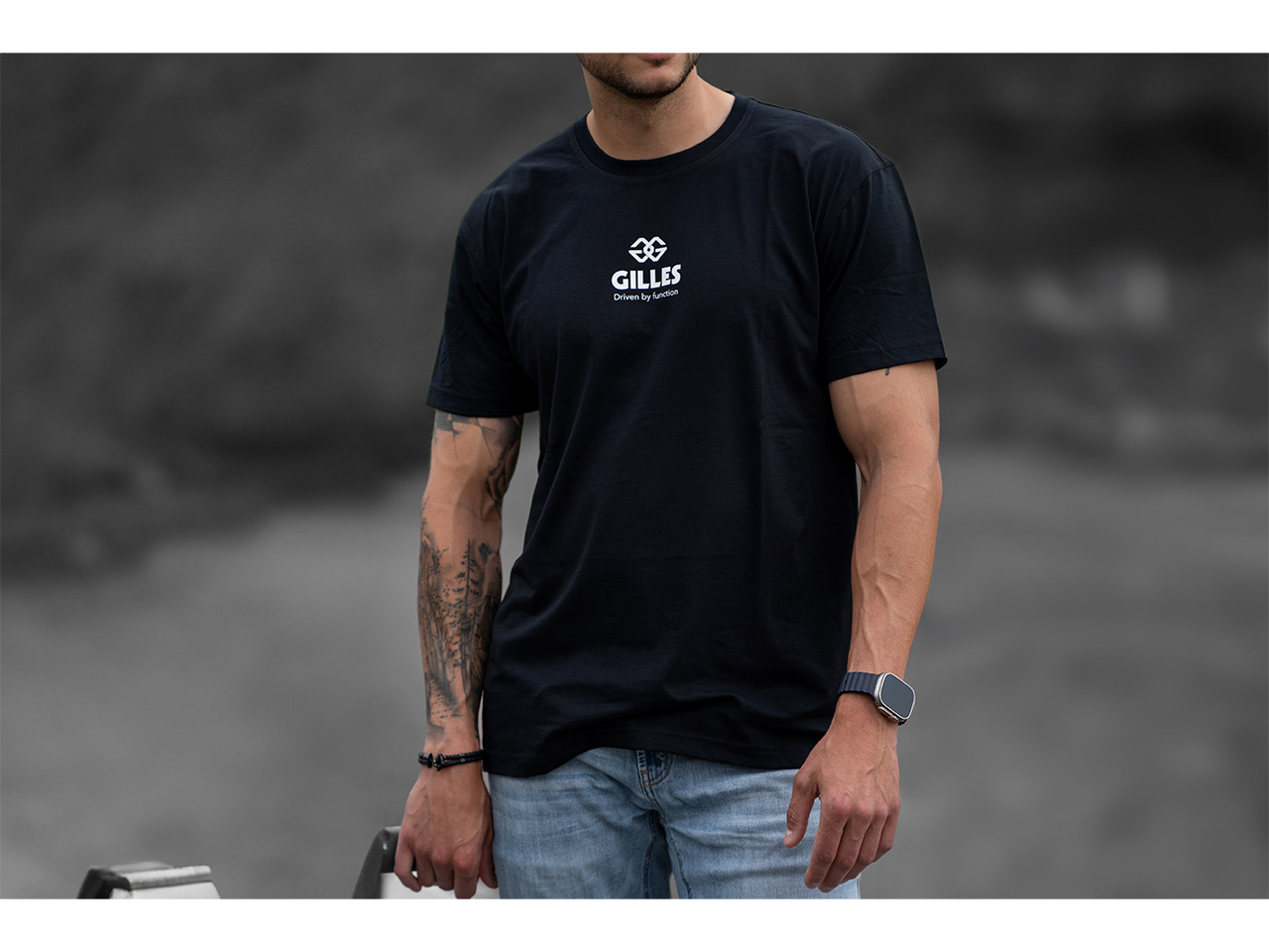 TOMERCH-SHIRT-01-BL_Z3.jpg